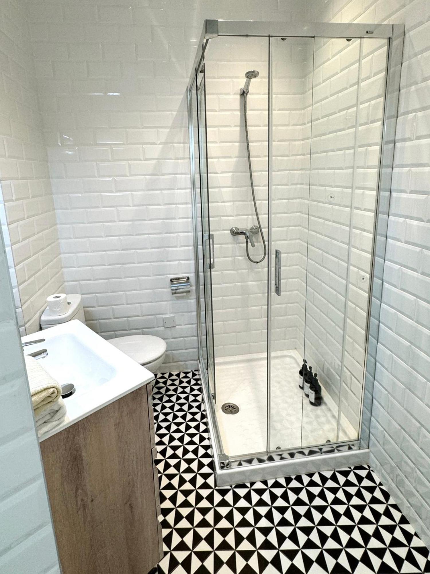 Stylish City Centre Studio - Grand Central House 直布罗陀 外观 照片